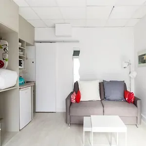  Apartment Small Is Beautiful Ideally Located Sleeps 4